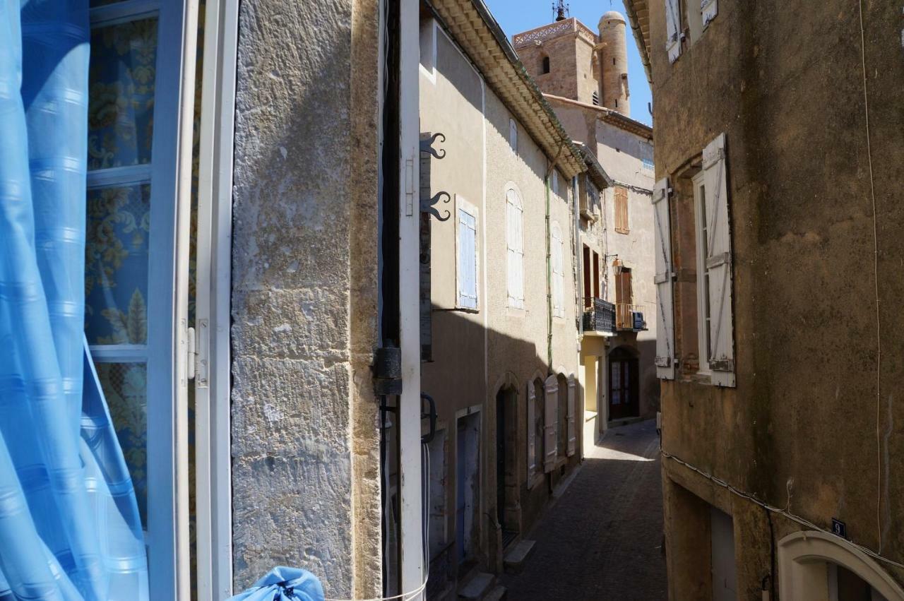 Chez Les Artistes Servian Exterior foto