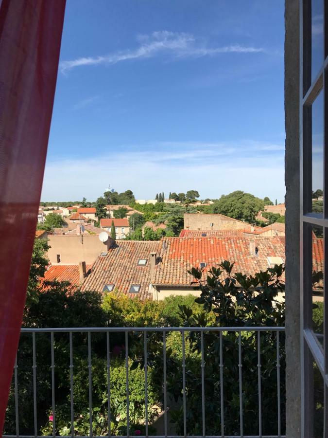 Chez Les Artistes Servian Exterior foto